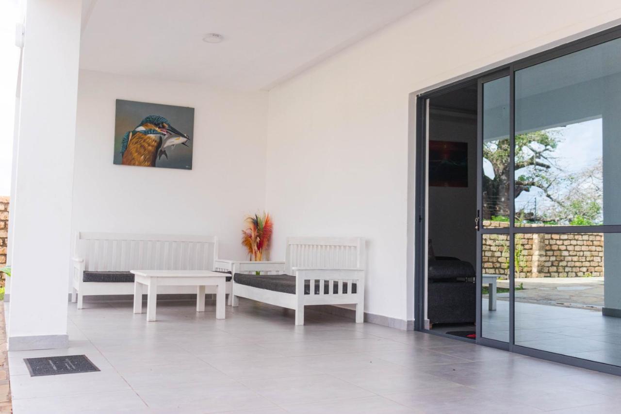 4 U Luxury Bungalows Diani Diani Beach Dış mekan fotoğraf