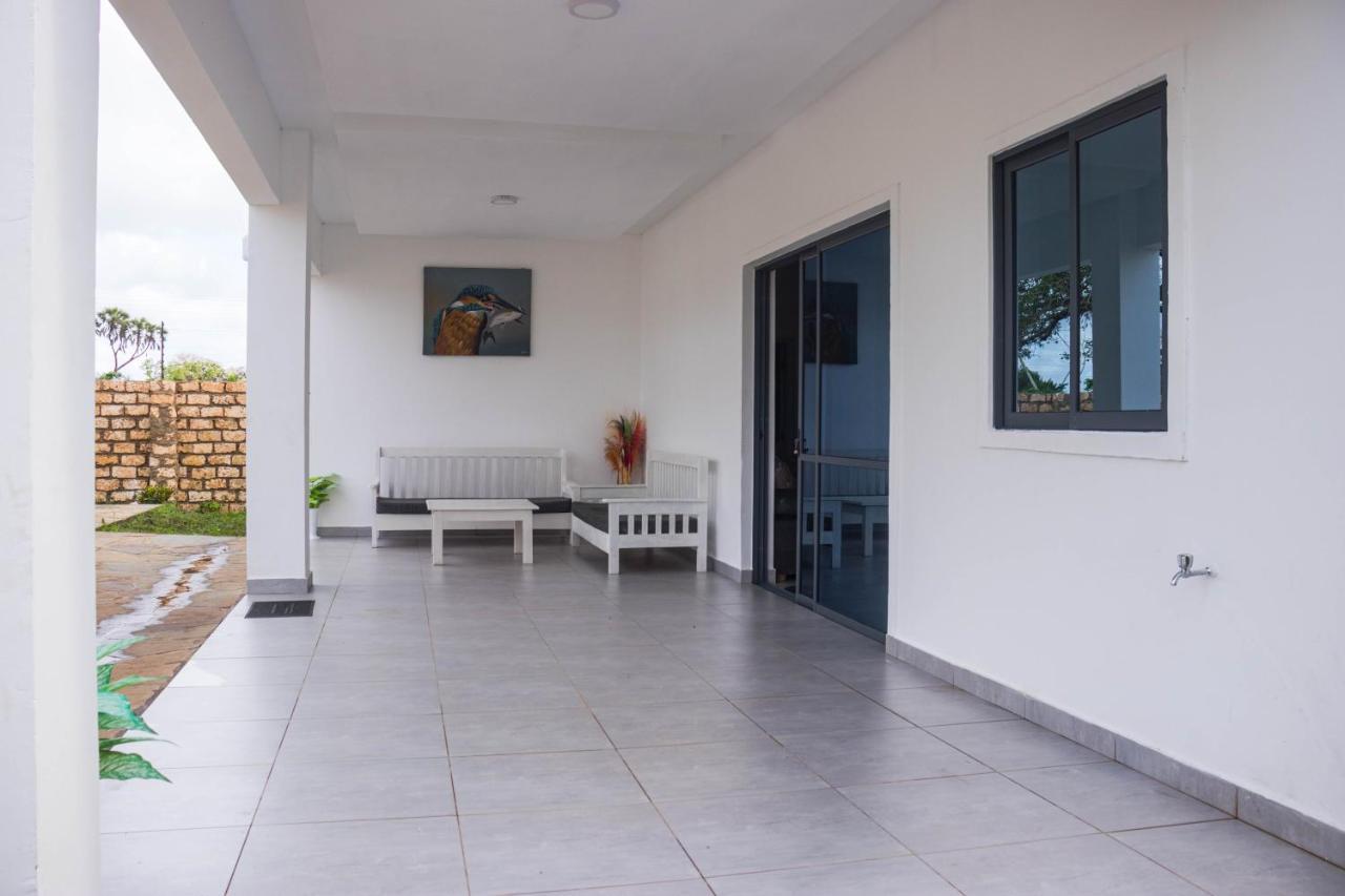 4 U Luxury Bungalows Diani Diani Beach Dış mekan fotoğraf