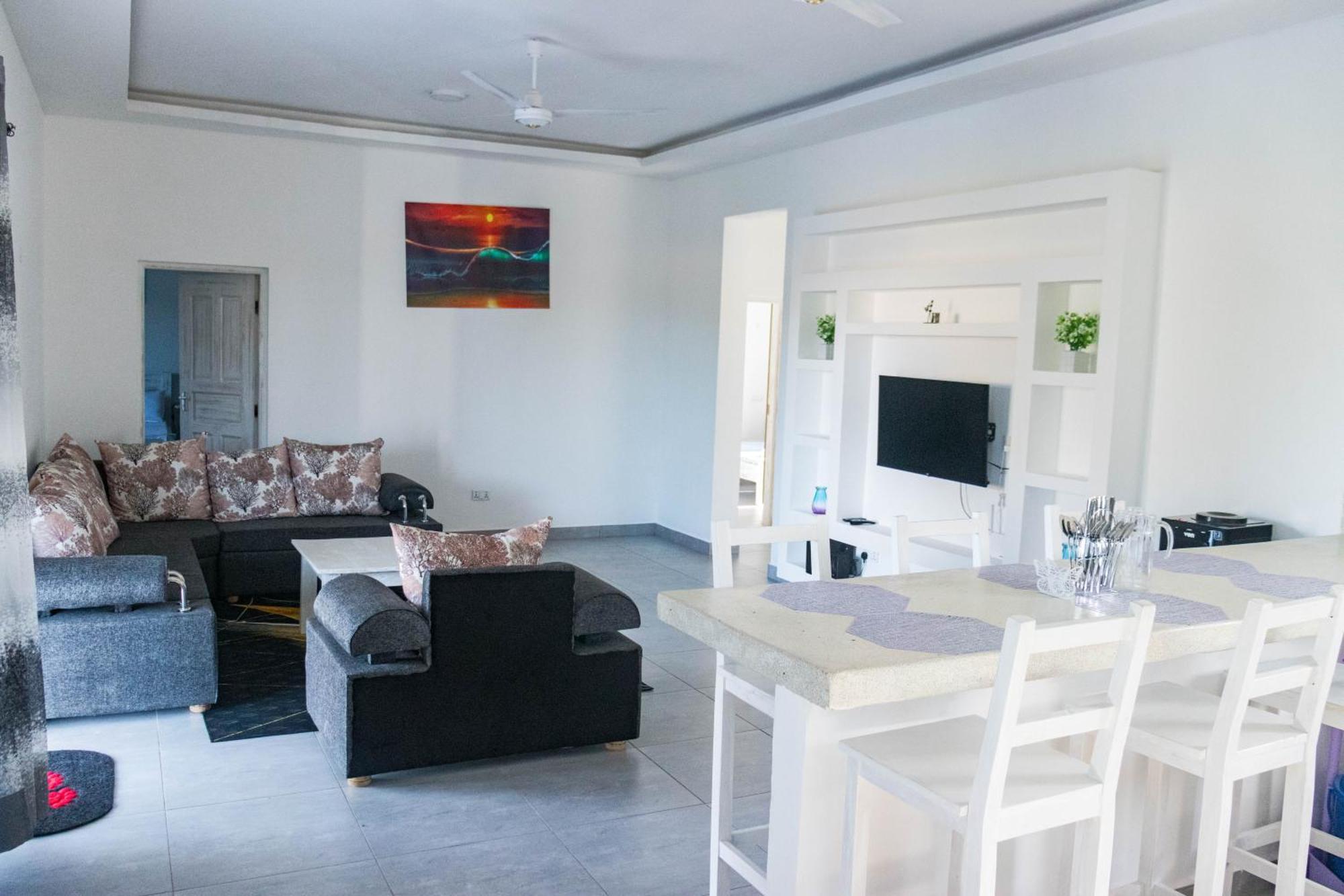 4 U Luxury Bungalows Diani Diani Beach Dış mekan fotoğraf