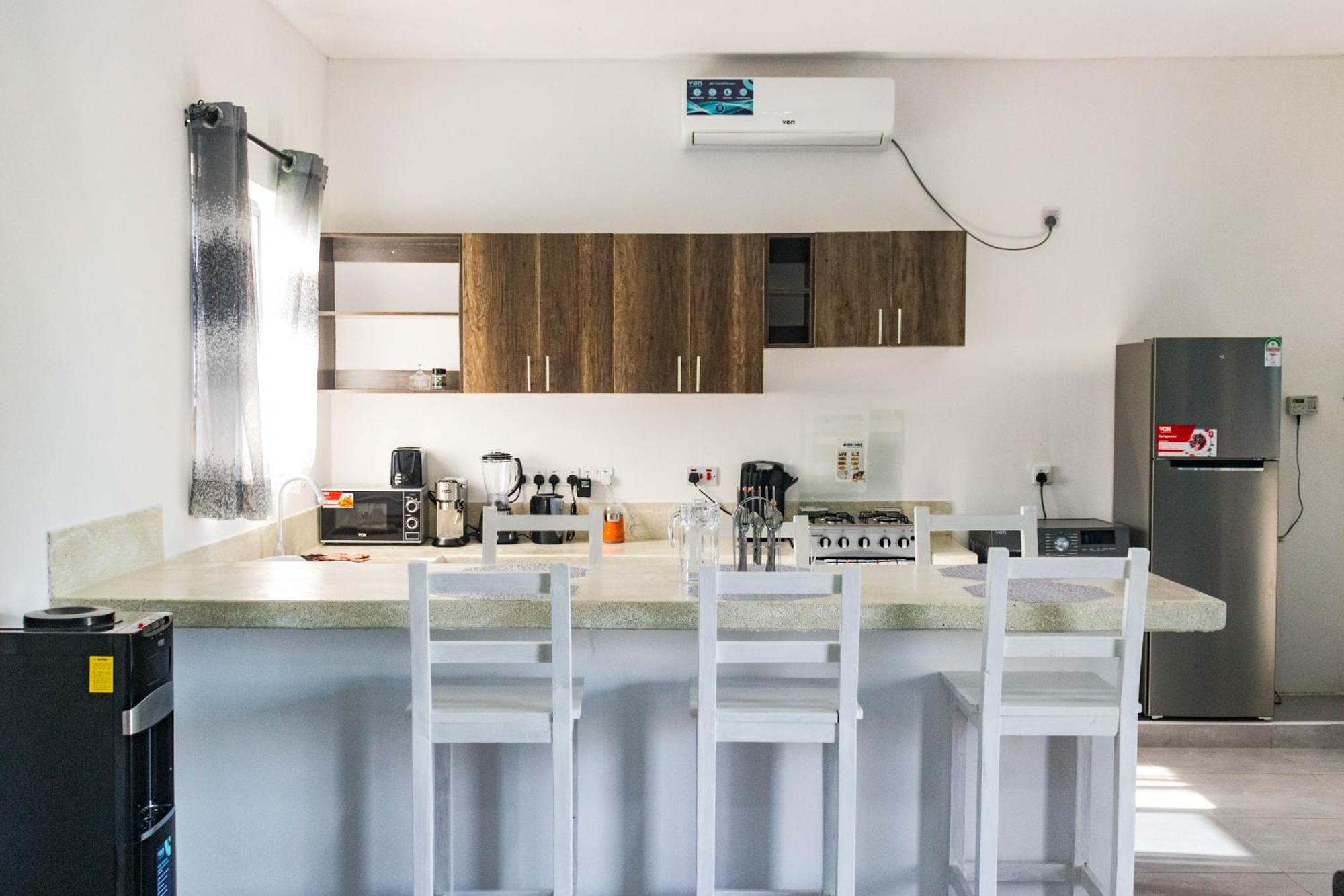 4 U Luxury Bungalows Diani Diani Beach Dış mekan fotoğraf